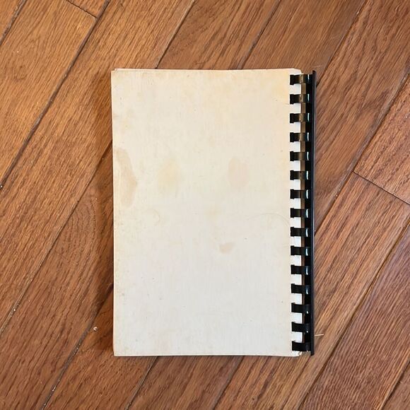 Vintage 1985 Oakland United Methodist Centennial Cookbook Our Favorite Recipes - Picture 4 of 4